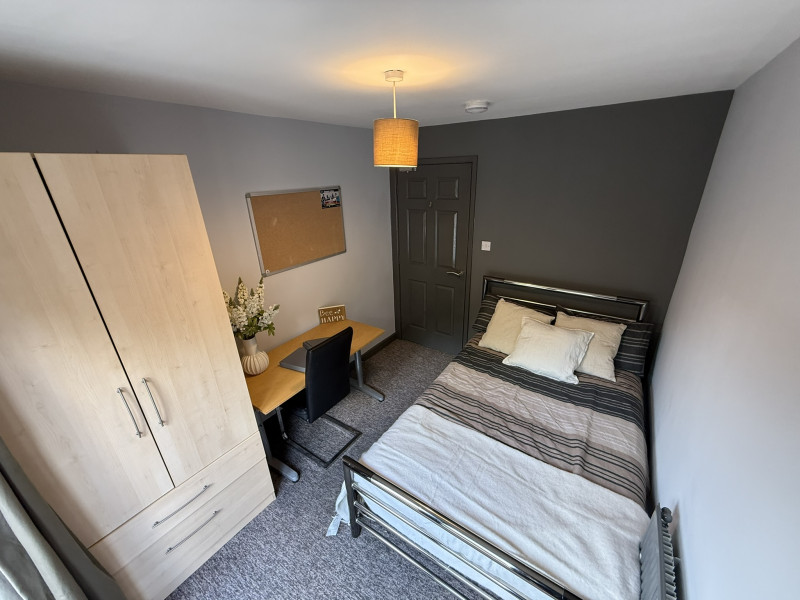 Bedroom 1 at 26 Broom Walk 